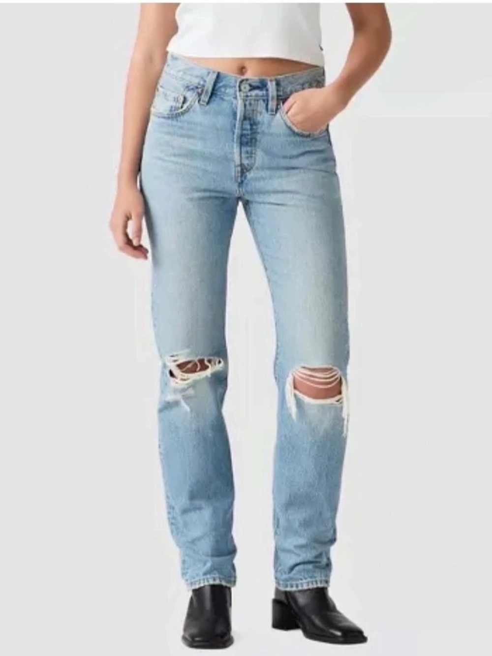 Levi's 501 Original Straight Leg Distressed Jeans Women's Straight Leg. Size 28